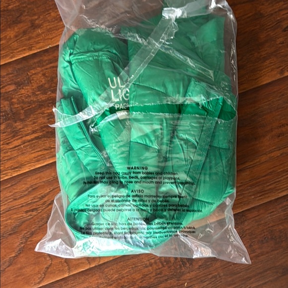 Love Tree Tops - Love tree ultralight weight puff green vest